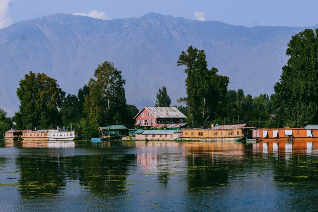 Dal Lake Kashmir tourism